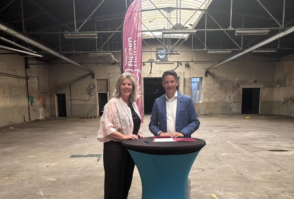 Ondertekening met Erik Wessels